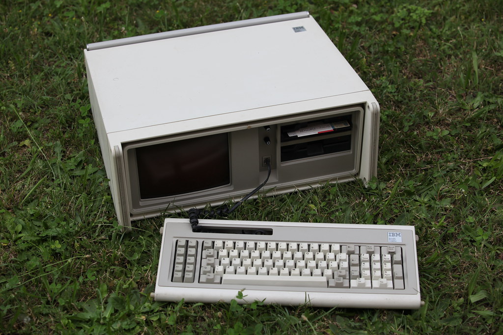 IBM Portable Personal Computer :: Retrocomputing on the green